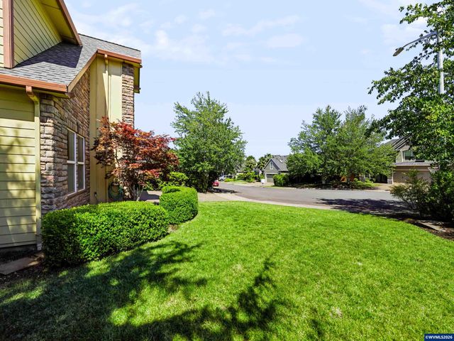 5549 Bellflower Ct SE, Salem, OR 97306