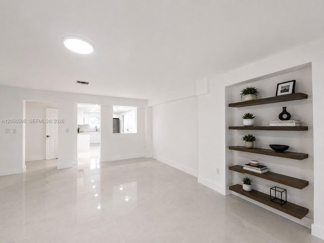 5190 E 1st Avenue B, Hialeah, FL 33013