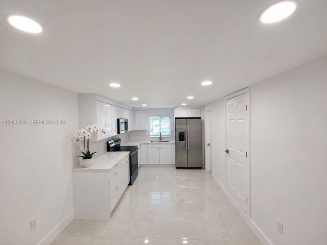 5190 E 1st Avenue B, Hialeah, FL 33013