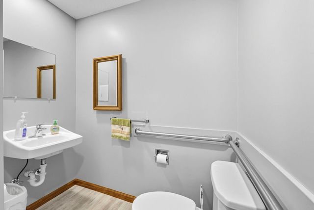 5917 Stoney Creek Drive, Fort Wayne, IN 46825