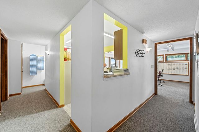 5917 Stoney Creek Drive, Fort Wayne, IN 46825