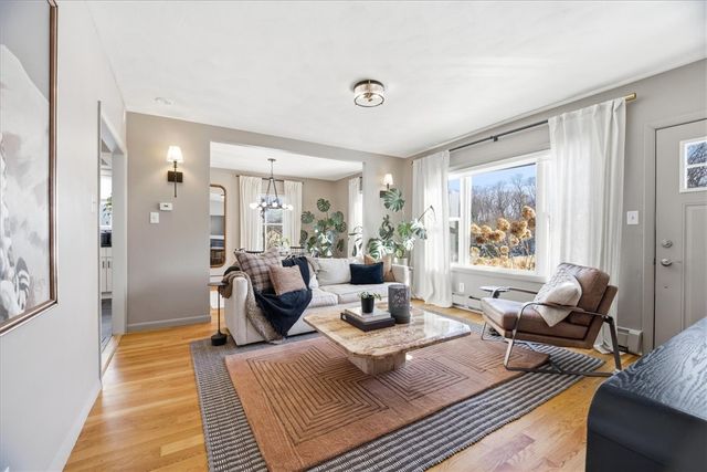 61 School Street 1, Lincoln, RI 02802