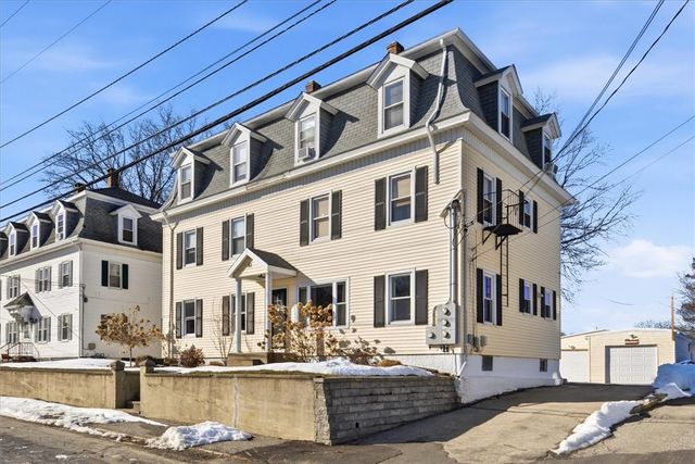 61 School Street 1, Lincoln, RI 02802