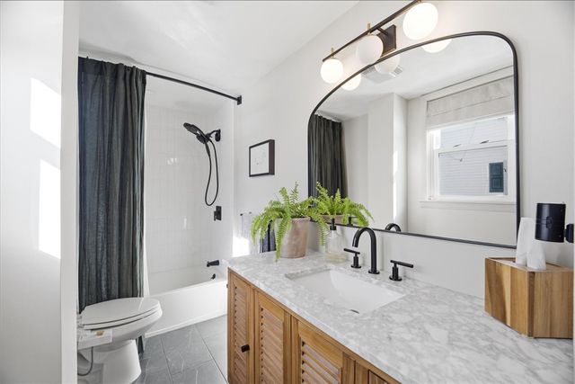 61 School Street 1, Lincoln, RI 02802