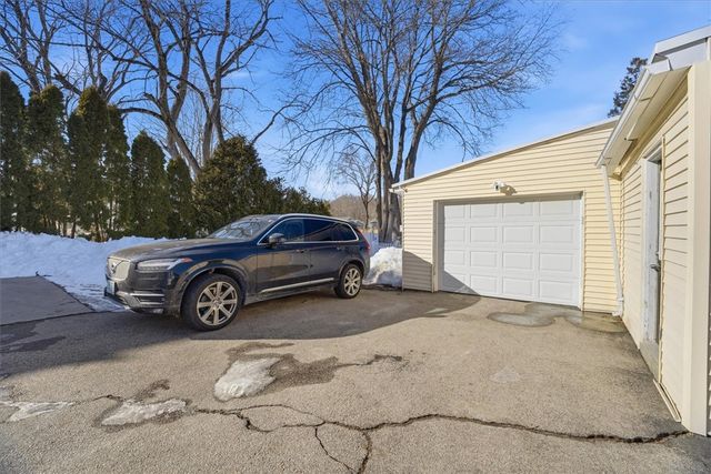 61 School Street 1, Lincoln, RI 02802