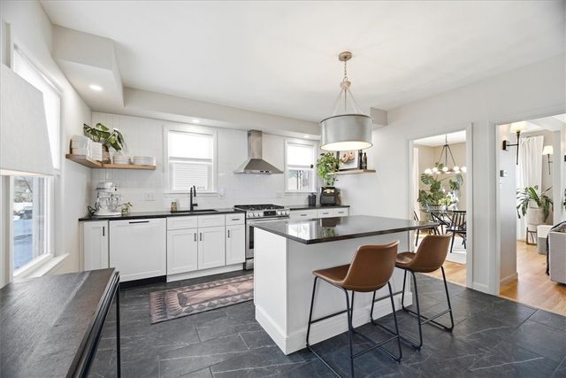 61 School Street 1, Lincoln, RI 02802