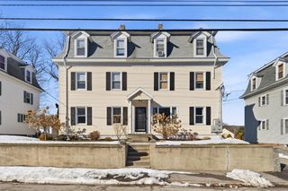 61 School Street 1, Lincoln, RI 02802