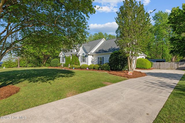 107 River Bluffs Drive, New Bern, NC 28560