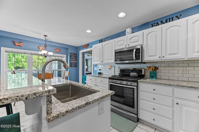 107 River Bluffs Drive, New Bern, NC 28560