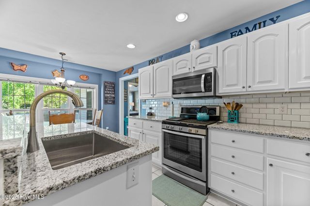 107 River Bluffs Drive, New Bern, NC 28560