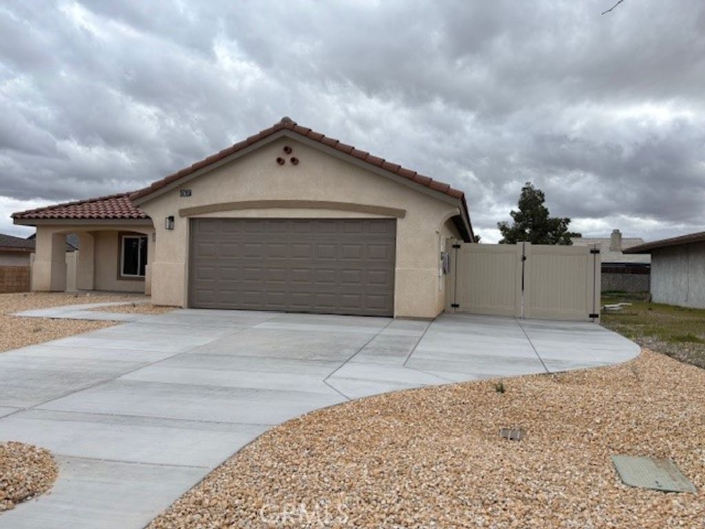 Image 2 of property listing at 14765 Aberdeen, Helendale, CA 92342