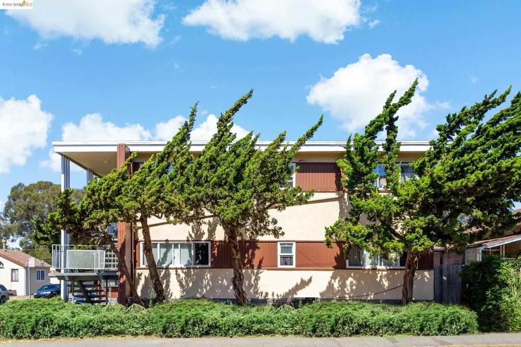 2401 Bartlett St, Oakland, CA 94601