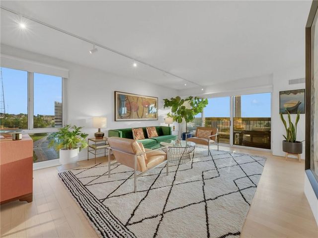 2510 Grand Boulevard 1702-03, Kansas City, MO 64108