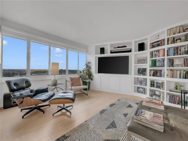 2510 Grand Boulevard 1702-03, Kansas City, MO 64108