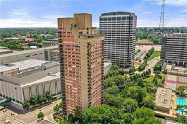 2510 Grand Boulevard 1702-03, Kansas City, MO 64108