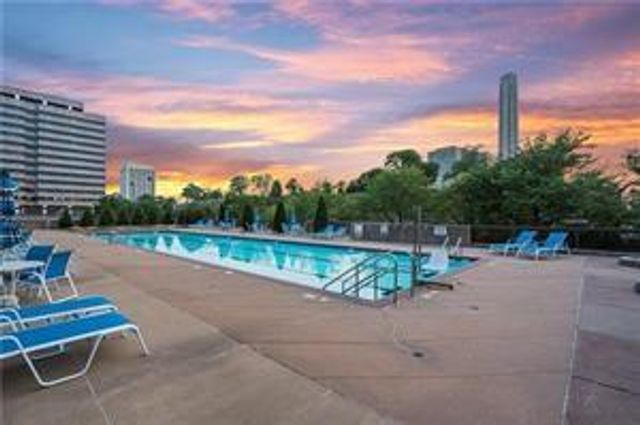 2510 Grand Boulevard 1702-03, Kansas City, MO 64108