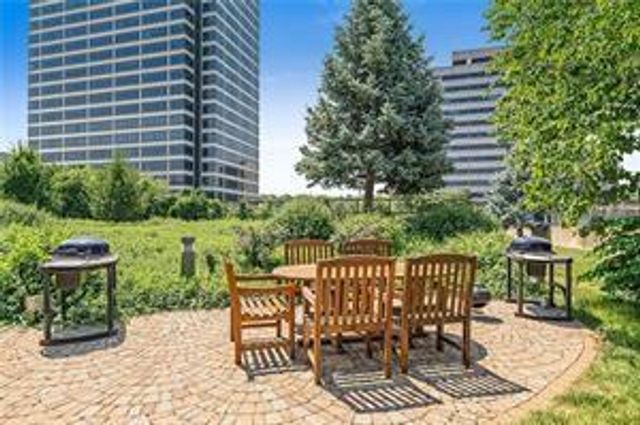 2510 Grand Boulevard 1702-03, Kansas City, MO 64108