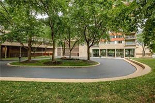 2510 Grand Boulevard 1702-03, Kansas City, MO 64108