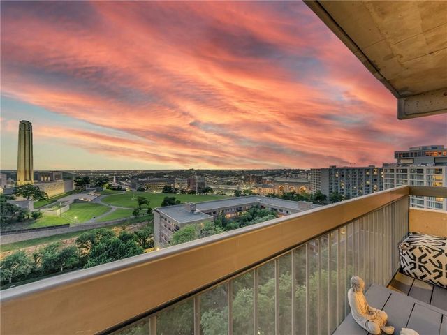 2510 Grand Boulevard 1702-03, Kansas City, MO 64108