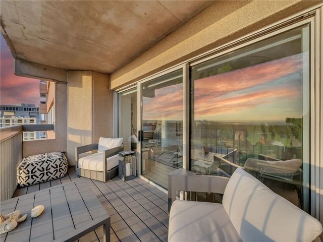 2510 Grand Boulevard 1702-03, Kansas City, MO 64108