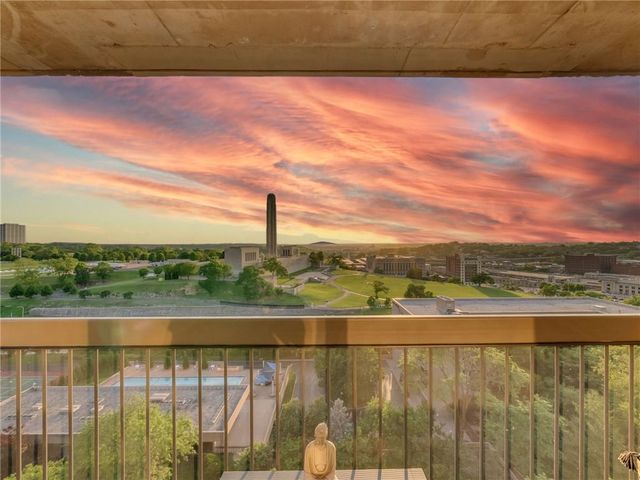 2510 Grand Boulevard 1702-03, Kansas City, MO 64108