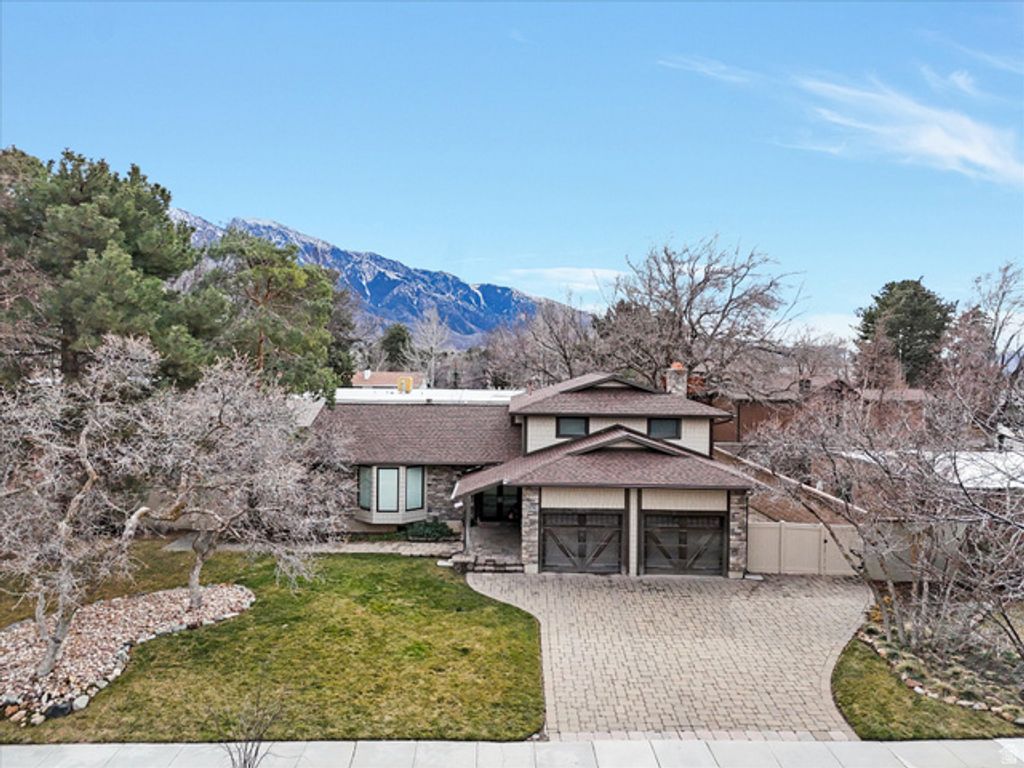 3376 E MAGIC VIEW DR, Cottonwood Heights, UT 84121