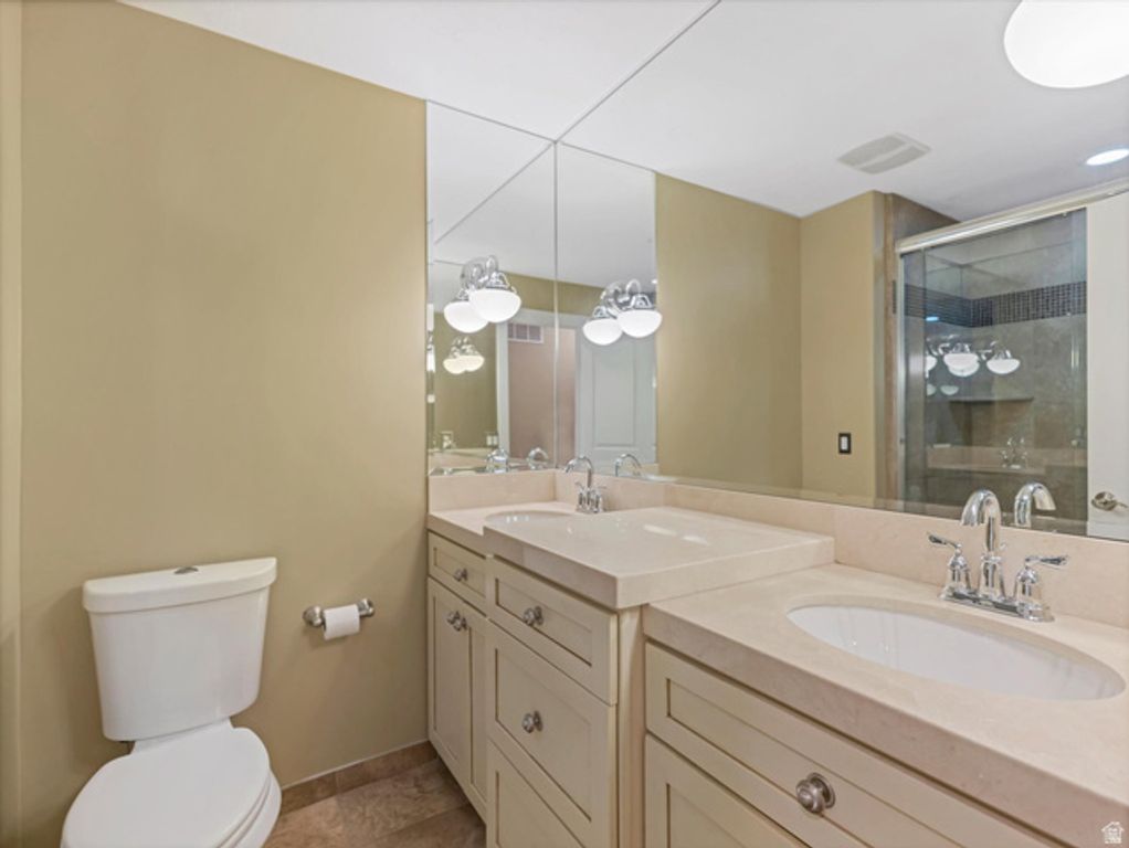 Image 13 of property listing at 3376 E MAGIC VIEW DR, Cottonwood Heights, UT 84121