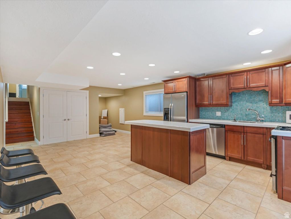 Image 21 of property listing at 3376 E MAGIC VIEW DR, Cottonwood Heights, UT 84121