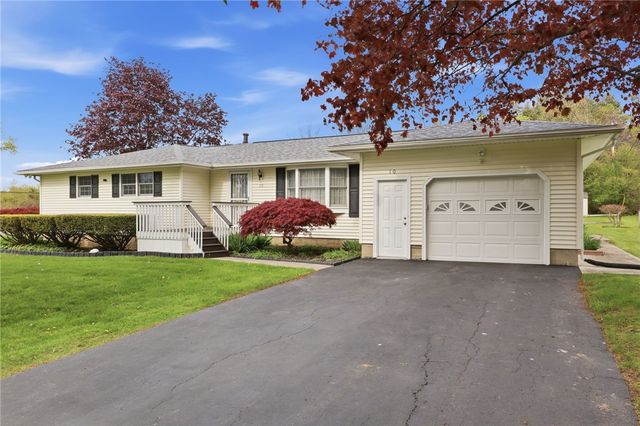10 Fox Chapel Road, Henrietta, NY 14534