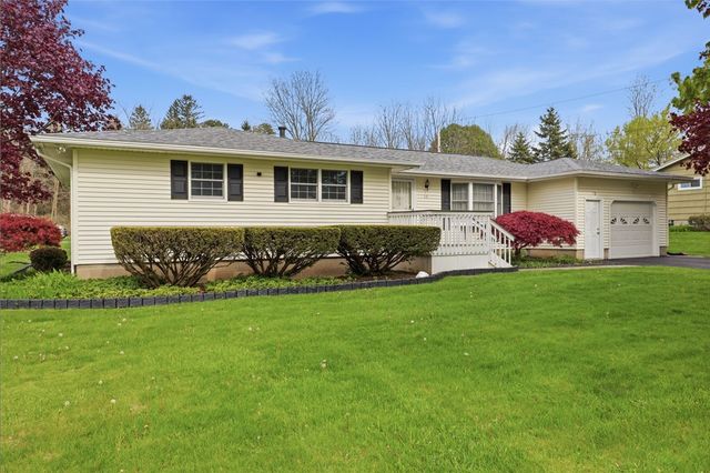 10 Fox Chapel Road, Henrietta, NY 14534
