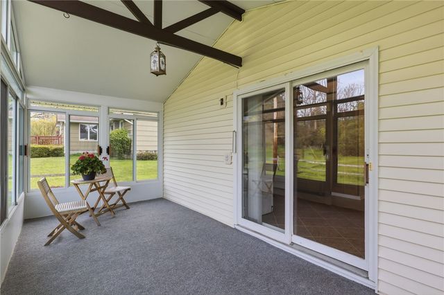 10 Fox Chapel Road, Henrietta, NY 14534