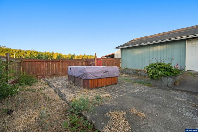 2008 Farmer Rd SE, Jefferson, OR 97352