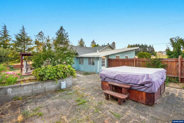 2008 Farmer Rd SE, Jefferson, OR 97352