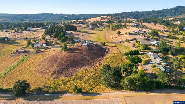 2008 Farmer Rd SE, Jefferson, OR 97352