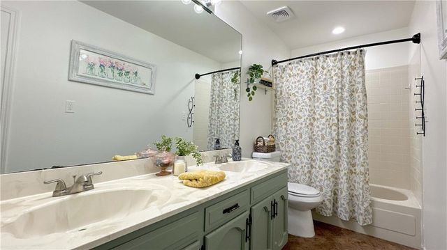 105 Broadway Street, Grain Valley, MO 64029