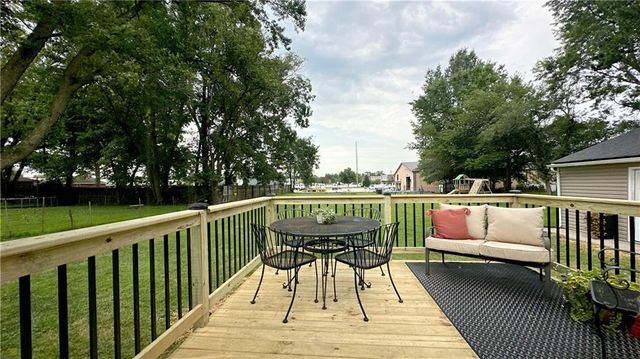 105 Broadway Street, Grain Valley, MO 64029