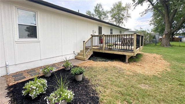 105 Broadway Street, Grain Valley, MO 64029