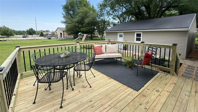 105 Broadway Street, Grain Valley, MO 64029