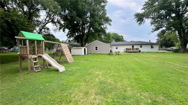 105 Broadway Street, Grain Valley, MO 64029
