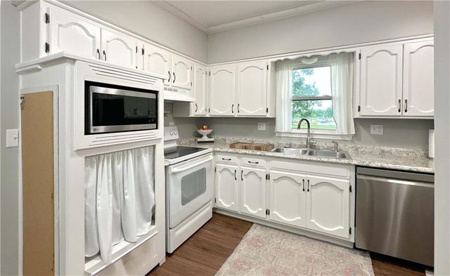 105 Broadway Street, Grain Valley, MO 64029