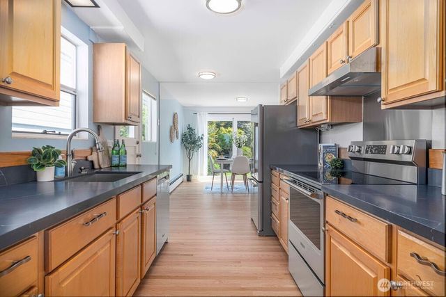 1010 Daley Street, Edmonds, WA 98020