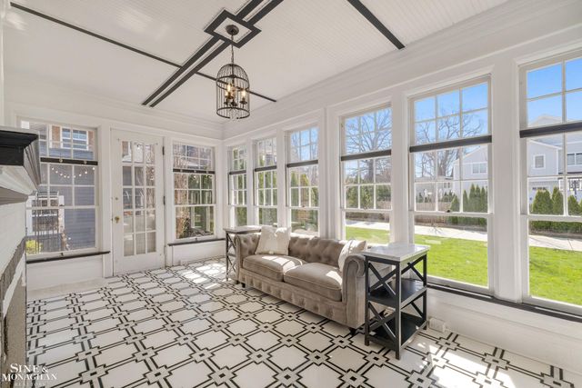 334 University Place, Grosse Pointe, MI 48236