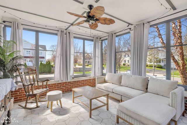 334 University Place, Grosse Pointe, MI 48236