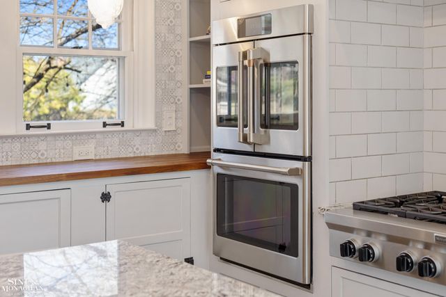 334 University Place, Grosse Pointe, MI 48236