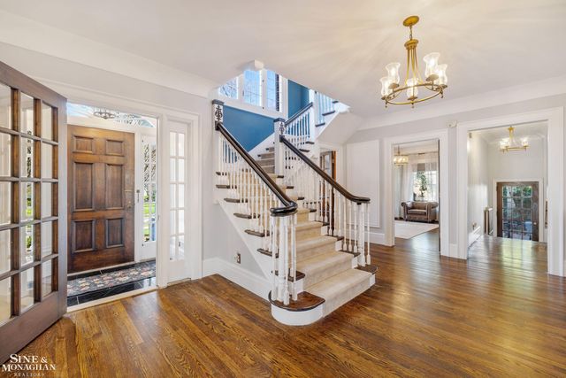 334 University Place, Grosse Pointe, MI 48236