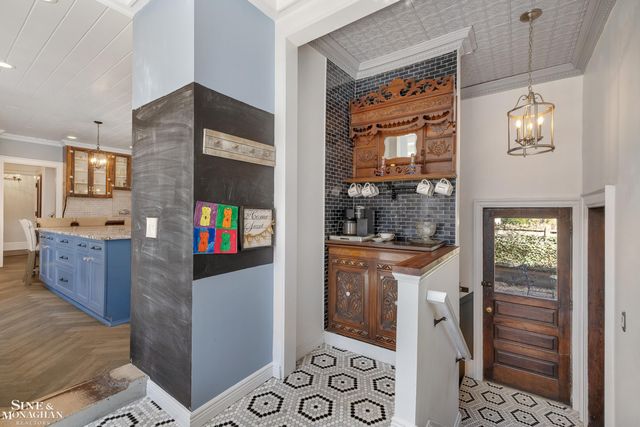 334 University Place, Grosse Pointe, MI 48236