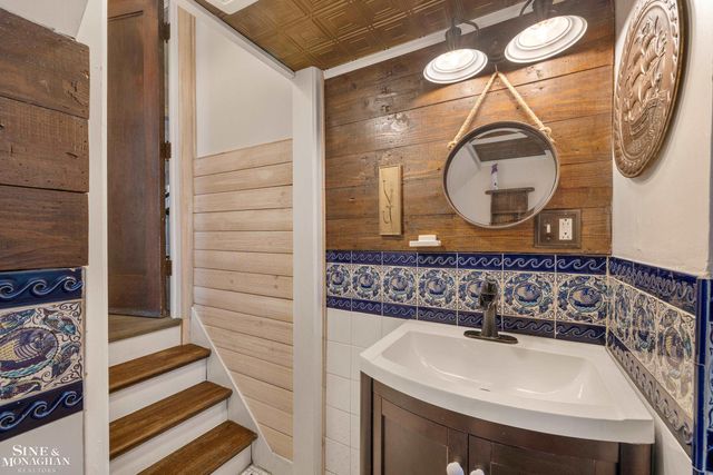 334 University Place, Grosse Pointe, MI 48236