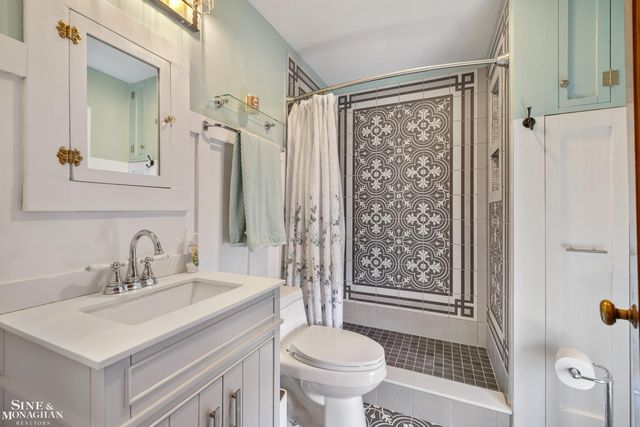 334 University Place, Grosse Pointe, MI 48236