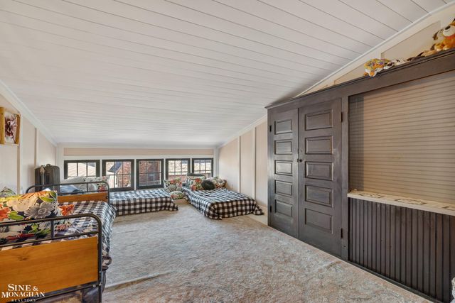 334 University Place, Grosse Pointe, MI 48236