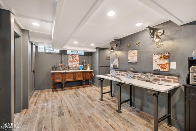 334 University Place, Grosse Pointe, MI 48236